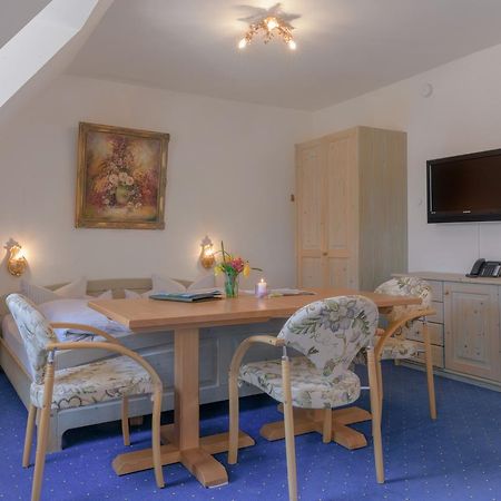 Hotel "Malerwinkel" Gmbh Seeon Seebruck Bagian luar foto