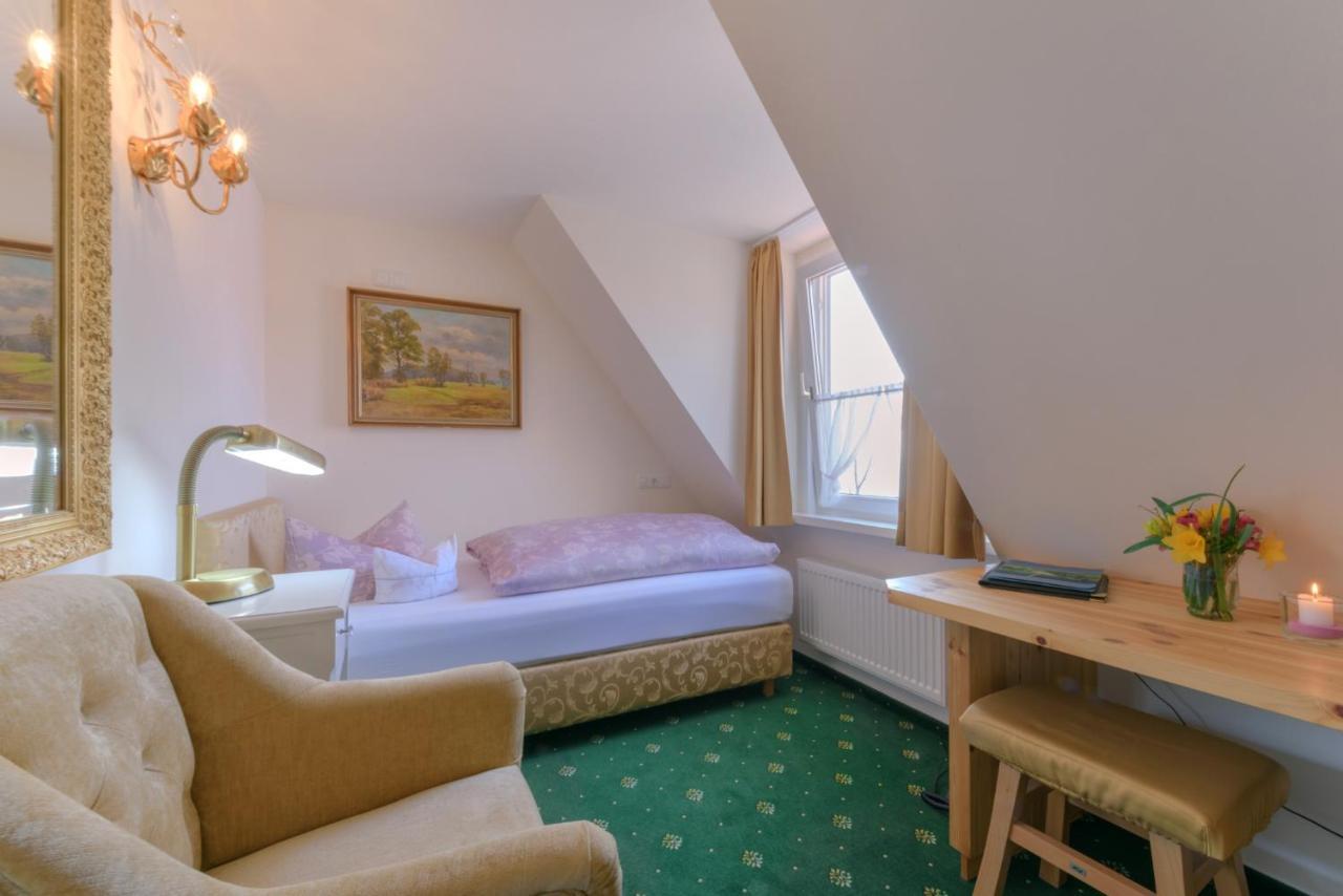 Hotel "Malerwinkel" Gmbh Seeon Seebruck Ruang foto